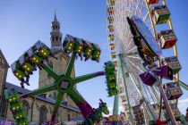 Mega: Robotix und das Riesenrad Jupiter in Soest. • © ummet-eck.de - Schön