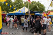 Circus Alfredo - Mit einer kleinen Akrobatikvorstellung, die sehr gut ankam. • © ummet-eck.de / christian schön