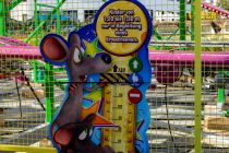 Spinning Mouse (Boos) - Achterbahn - Bilder 2023 - Kinder von einer Körpergröße zwischen 1,20 und 1,30 Metern dürfen nur in Begleitung eines Erwachsenen mitfahren. • © ummet-eck.de / kirmesecke.de