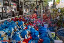 Kuscheltier ziehen - Fehlt auf keiner Kirmes: Der Versuch, mit dem Greifarm eins der begehrten Kuscheltiere zu angeln.  • © ummeteck.de - Silke Schön