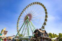 Riesenrad Bellevue - Das Riesenrad ist übrigens 55 Meter hoch und verfügt über 42 Gondeln für je maximal sechs Personen • © ummet-eck.de / christian schön
