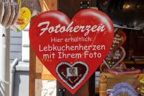 Lebkuchenherzen - … mit eigenem Foto haben wir nur an diesem Stand in der Brandenburger Straße gesehen. • © ummet-eck.de / christian schön