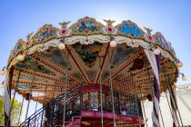 The Grand Carousel ist ein nostalgisches Karussell des Schaustellerbetriebes von Roland Barth aus Bonn. • © ummet-eck.de / kirmesecke.de