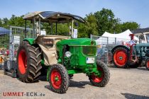 Bereits um 10 Uhr am Sonntag war der Platz gut mit Treckern gefüllt und zahlreiche Besucher hatten sich bereits auf den Weg zum Sportplatz begeben. • © ummet-eck.de