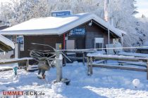 Hier im Bild die Talstation des Übungslifts. Er verläuft durch eine Hecke getrennt direkt links am Förderband Herrloh I. Die zum Lift gehörende Piste befindet sich zur linken Seite. • © ummet-eck.de / christian schön