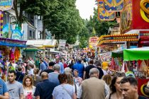 ... von der Johanniskirche wieder zurück an den Ausgangspunkt am Marktplatz und beenden dort unseren Rundgang über die Voerder Kirmes 2022.

Bis zum nächsten Jahr! • © ummet-eck.de / christian schön