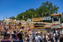 Auf dem Weg zum Riesenrad kommst Du an der Achterbahn Feuer + Eis vorbei. • © ummet-eck.de - Christian Schön