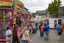 Bereits um vier Uhr wird es dann tatsächlich auch schon voller. Die Fahrgeschäfte sind alle schon gut besucht. • © ummet-eck.de / christian schön