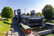 Neues Schiffshebewerk Henrichenburg - Waltrop - Bilder - Das "neu" bezieht sich auf die Unterscheidung zum nicht weit entfernten "alten" Schiffshebewerk, welches heute ein LWL-Museum ist.  • © ummeteck.de - Christian Schön