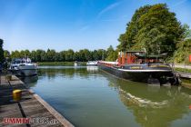 Neben dem alten Schiffshebewerk in Waltrop ist der Liegeplatz der Schiffes Franz-Christian. Links auf dem Bild ist das Fahrgastschiff MS Henrichenburg, mit dem Du Rundfahrten machen kannst. • © LWL-Museum Schiffshebewerk Henrichenburg / ummeteck.de - Schön