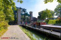 In der Mitte das Motorgüterschiff Franz-Christian und dahinter das Schiffshebewerk. • © LWL-Museum Schiffshebewerk Henrichenburg / ummet-eck.de - Schön