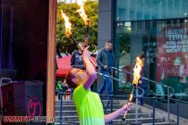 Feuer-Kunststücke auf dem Essener Weihnachtsmarkt. • © ummeteck.de - Christian Schön