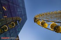 Riesenrad auf dem Weihnachtsmarkt in Essen 2022. • © ummeteck.de - Christian Schön