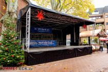 Bergisches Dorf 2022 - Leverkusen-Opladen - Weihnachtsmarkt - Die Bühne des Bergischen Dorfes. • © ummeteck.de - Schön