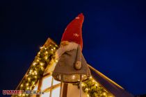 Siegener Weihnachtsmarkt 2022 - Siegen in NRW - ... und ein kleiner Weihnachtsmann. • © ummeteck.de - Schön