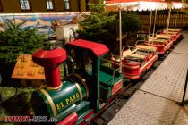 Bilder Weihnachtsmarkt Siegen 2022 - Eine kleine Bimmelbahn für Kinder. • © ummeteck.de - Schön