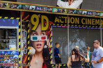 Wendsche Kärmetze 2023 - Kirmes in Wenden - Bilder - Mit 3D-Brille wirkt die Fahrt im 9D-Kino noch echter. • © ummet-eck.de - Christian Schön