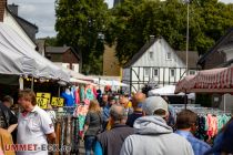 Auch die vielen Händlerstände und der Krammarkt machen die Kirmes in Wenden besonders. • © ummet-eck.de - Christian Schön