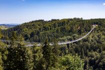 Die Hängebrücke Skywalk in Willingen ist mit einer Länge von 665 Metern Deutschlands längste Hängebrücke und sogar die zweitlängste Hängebrücke der Welt.  • © ummet-eck.de - Christian Schön