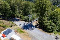 Hängebrücke Skywalk - Willingen - Bilder - Der eine Zugangspunkt des Skywalks Willingen liegt direkt neben dem Schanzenturm der Mühlenkopfschanze (am Auslauf der Schanze gibt es kostenfreie Parkplätze). • © ummet-eck.de - Christian Schön