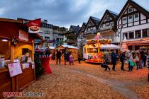 Altenhundem Weihnachtsmarkt - Ein Kinderkarussell gibt es ebenfalls. • © ummeteck.de - Silke Schön