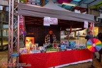 Altenhundem Weihnachtsmarkt 2022 - Kinderspielzeug und Popcorn gibt es an diesem Stand. • © ummeteck.de - Silke Schön