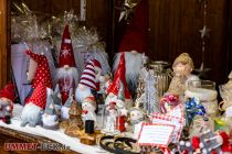 16. Weihnachtsmarkt Attendorn 2022 - Kreis Olpe - Schöne Geschenkideen sind natürlich auch dabei. • © ummeteck.de - Silke Schön