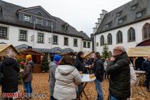 Der Alte Markt ist mit dem Weihnachtsmarkt besetzt. • © ummeteck.de - Silke Schön