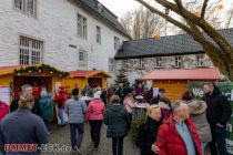 Denklinger Burgweihnacht 2022 - Reichshof - Oberbergischer Kreis - Bergisches Land - Die beliebte Denklinger Burgweihnacht in Reichshof-Denklingen findet in diesem Jahr am ersten Advents-Wochenende, als am 26. und 27. November 2022 statt.  • © ummeteck.de - Schön