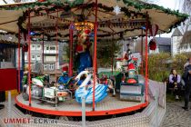 Denklinger Burgweihnacht 2022 - Reichshof - Oberbergischer Kreis - Bergisches Land - ... und ein Kinderkarussell. • © ummeteck.de - Schön