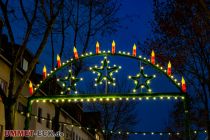 Zahlreiche Bühnenauftritte runden den Weihnachtsmarkt ab. • © ummeteck.de - Schön