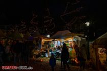 Der beliebte Historische Weihnachtsmarkt wird von Olpe Aktiv e. V. veranstaltet – unterstützt von zahlreichen Sponsoren und Helfenden und unter Mitwirkung vieler Ehrenamtlicher in Olpe. • © ummeteck.de - Schön