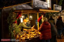 Meinerzhagen-Valbert Weihnachtsmarkt 2022 - Schöne Dekoartikel gibt es zu kaufen. • © ummeteck.de - Schön