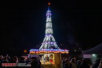 Weihnachtsmarkt Valbert 2022 - Märkischer Kreis - Der Crepestand ist leicht zu finden und sehr gut besucht. • © ummeteck.de - Schön