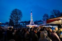 Wie im letzten Jahr gab es auch wieder den auffälligen und sehr gut organisierten Crepe-Stand mit dem "Eiffelturm". • © ummet-eck.de - Silke Schön