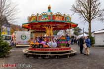 Waldbröler Weihnachtsmarkt 2022 - Ein Kinderkarussell erfreut die Minis. • © ummeteck.de - Silke Schön