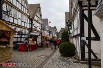 Die Adventszeit ist in Freudenberg stets eine besonders schöne Zeit, denn im Alten Flecken, der fachwerkverwöhnten Altstadt von Freudenberg, gibt es an mehreren Standorten weihnachtliches Feeling. • © ummeteck.de - Schön