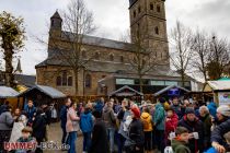 Der 16. Alternative Adventsmarkt 2022 in Wipperfürth bietet viel Platz für Vereine und Ehrenamt, wie Schulen, Kindergärten und Kirchen.
 • © ummeteck.de - Schön