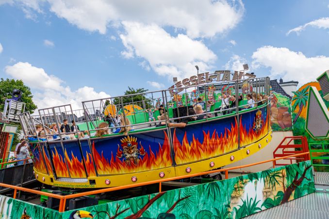 Kesseltanz (Reminder) - Fahrgeschäft - Bilder 2022 - Kesseltanz ...