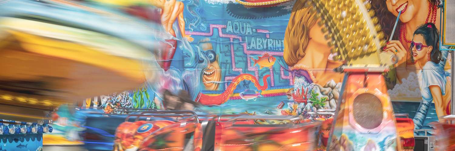 2025 in jedem Fall noch einmal vor den Umbauarbeiten an gewohnter Stelle Geeistmarkt / Rathausvorplatz: Die Emmericher Kirmes. - © ummet-eck.de