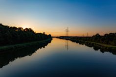 Der Datteln-Hamm-Kanal im Abendlicht. • © ummeteck.de - Christian Schön
