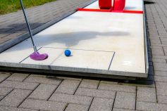 Minigolf spielen im Kurpark (Symbolbild). • © ummeteck.de - Silke Schön