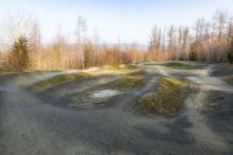 Der Pumptrack gehört zum Mountainbikepark in Attendorn.  • © ummeteck.de - Silke Schön