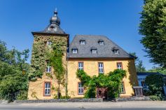 Die Burg Zweiffel in Herrenstrunden (Bergisch Gladbach). • © ummeteck.de - Christian Schön