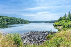 Die Aabachtalsperre in Bad Wünnenberg. • © Teutoburger Wald Tourismus, Patrick Gawandtka