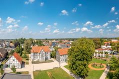 Der Schlossgarten in Hövelhof. • © Teutoburger Wald Tourismus, Patrick Gawandtka