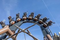 Die wohl spektakulärste Stelle der Achterbahn Black Mamba im Phantasialand • © ummet-eck.de / christian schön