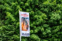 Eine Flagge an der Attahöhle in Attendorn. • © ummeteck.de - Silke Schön