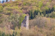 Die Burgruine Waldenburg liegt unweit des Biggesees.  • © ummeteck.de - Christian Schön