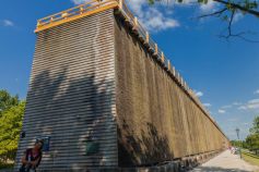 Das beeindruckende Gradierwerk in Bad Rothenfelde. • © TourismusMarketing Niedersachsen